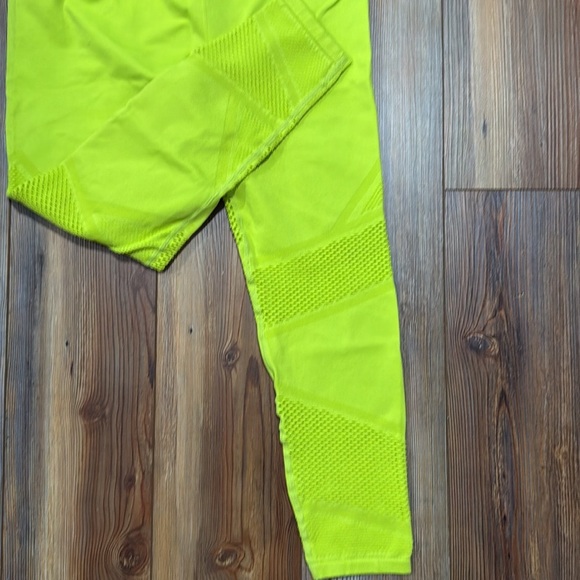 Fabletics Neon 7/8 Mosaic Mesh Leggings - Picture 2 of 6